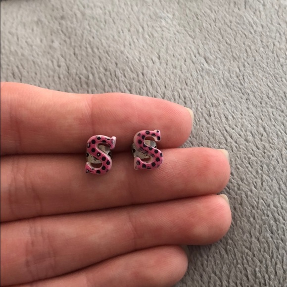 “S” earring set - Picture 4 of 4